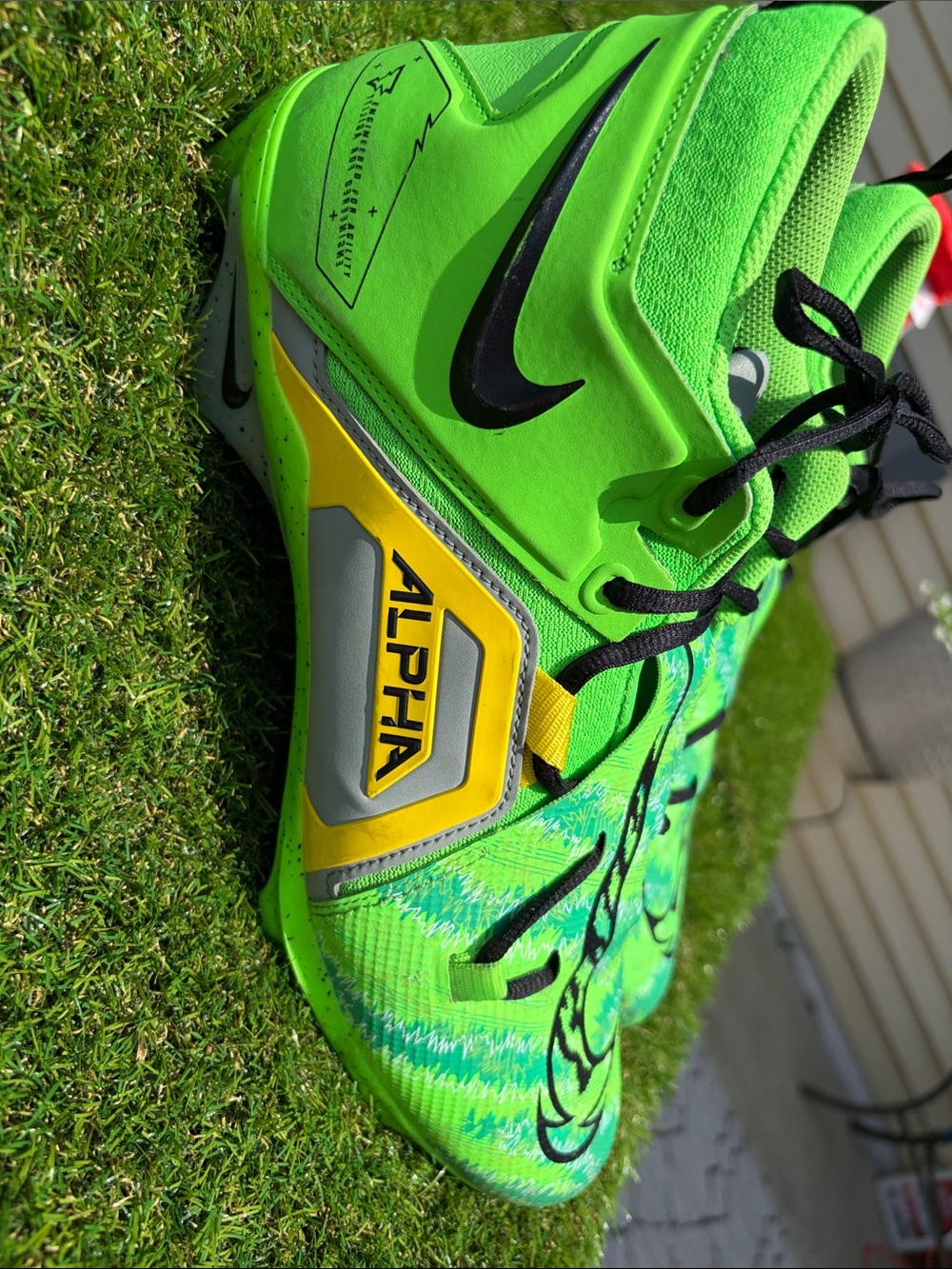 FOOTBALL CLEATS- NIKE Neon Green Soccer Cleats with Black Swoosh and Yellow. - Picture 2 of 5